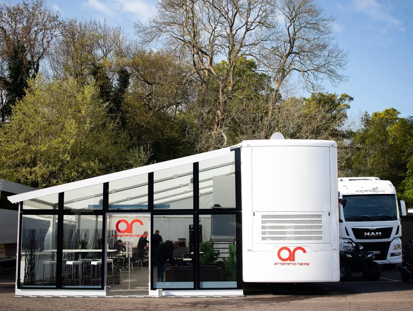 Hospitality-Unit von Attempto Racing im Fahrerlager